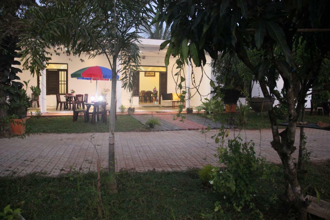 Miheen Hotel & Resort - Anuradhapura Mihintale Exteriör bild